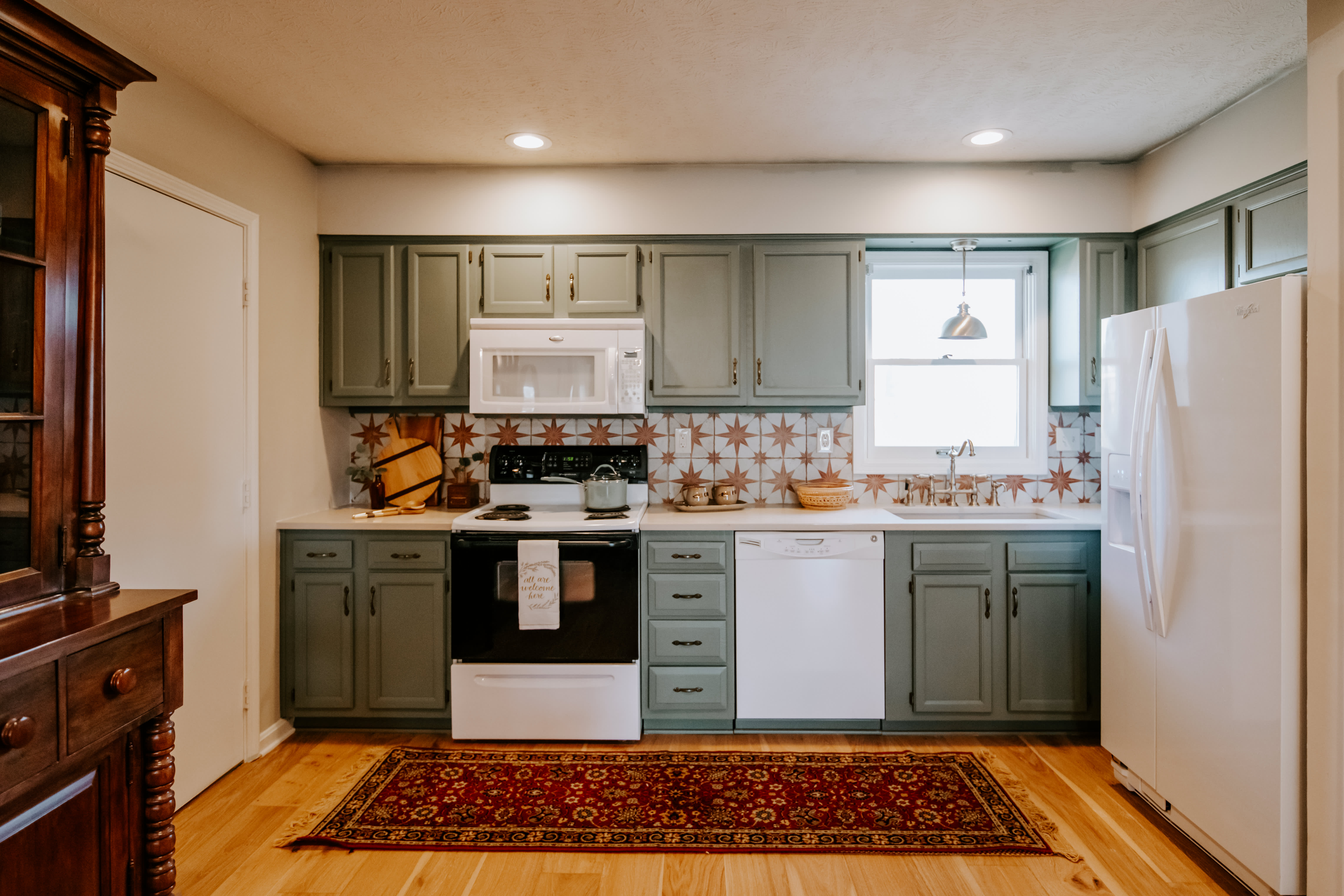 Kitchen Makeover With Painted Cabinets Townhouse Kitchn   Avistoria2